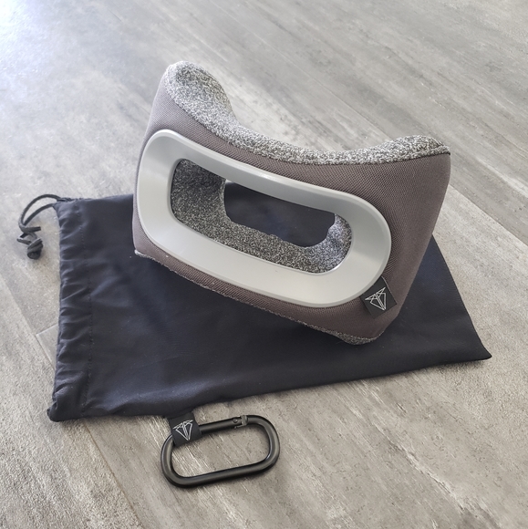 BULLBIRD | Grey Commuter Travel Neck Pillow - Picture 1 of 3